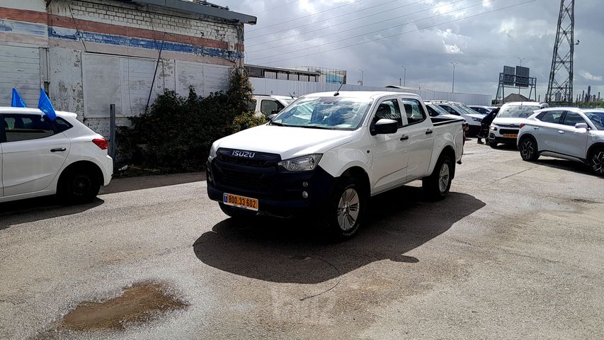 איסוזו די-מקס