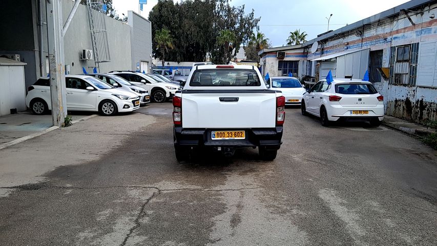 איסוזו די-מקס