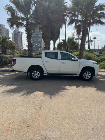 מיצובישי טרייטון / L200