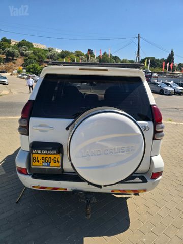 טויוטה לנד קרוזר