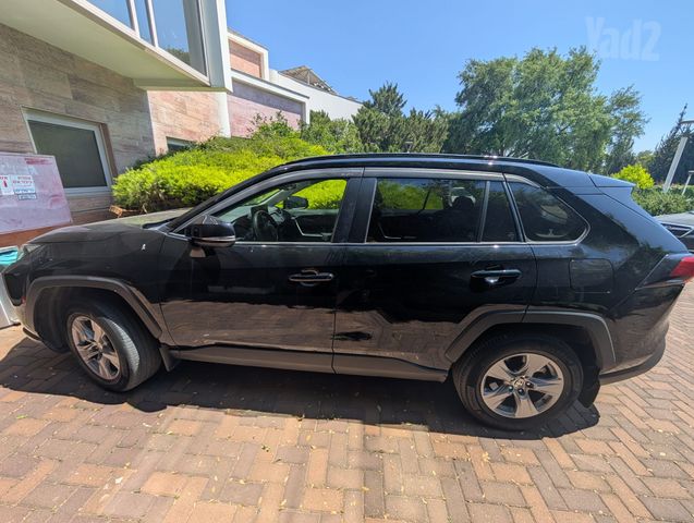 טויוטה RAV4
