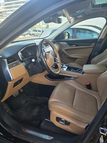 יגואר F-Pace