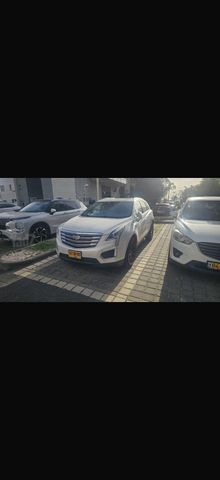 קאדילק XT5