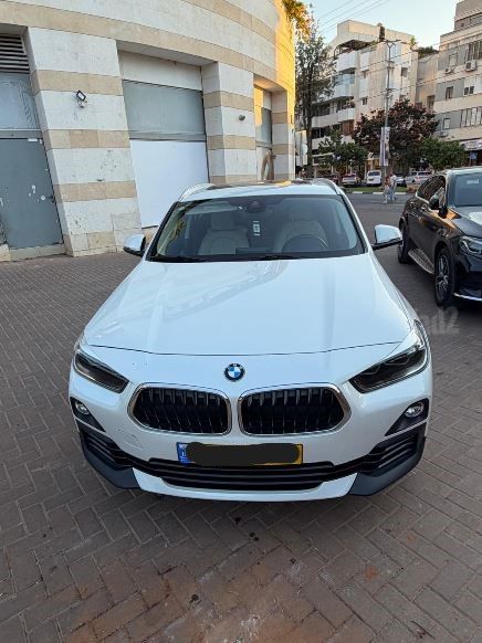 ב מ וו X2