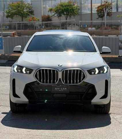 ב מ וו X6