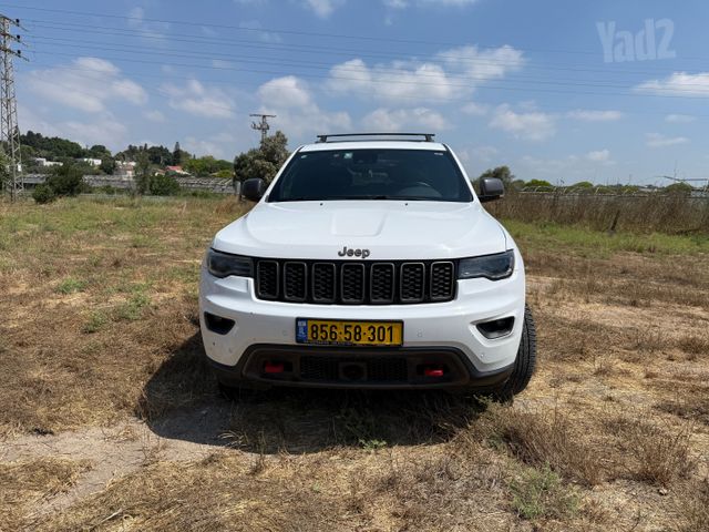 מודעת רכב ג'יפ גרנד צ'ירוקי