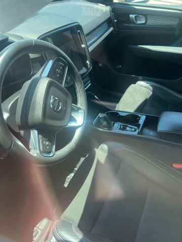 וולוו XC40