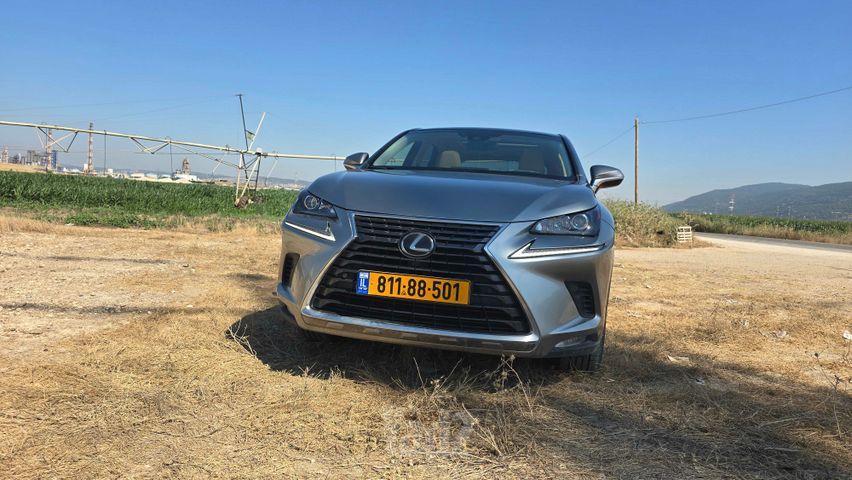 מודעת רכב לקסוס NX