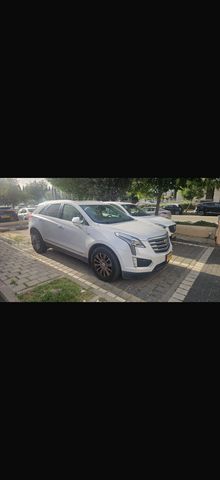 קאדילק XT5
