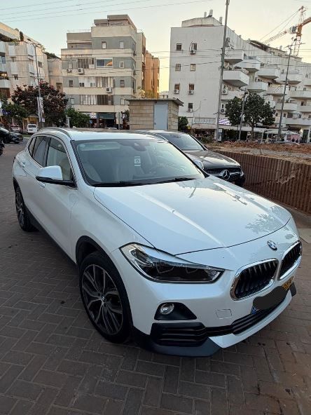 ב מ וו X2