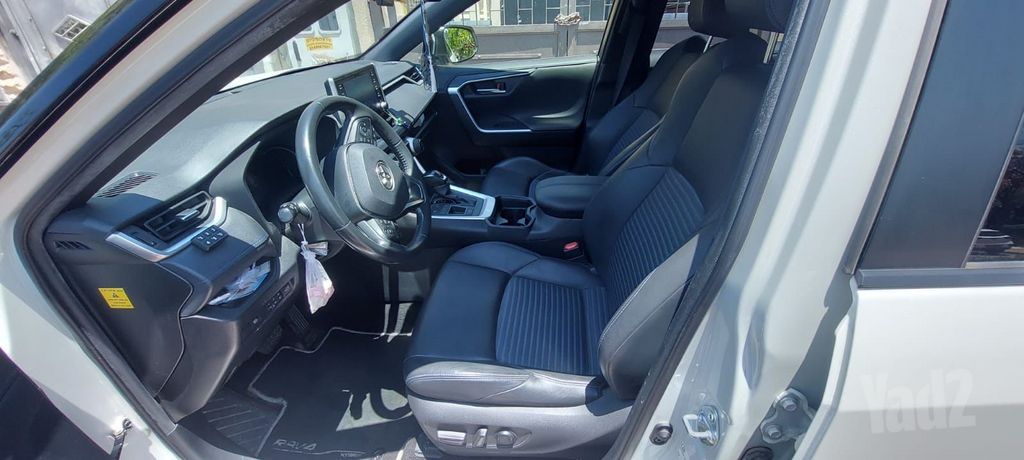 מודעת רכב טויוטה RAV4