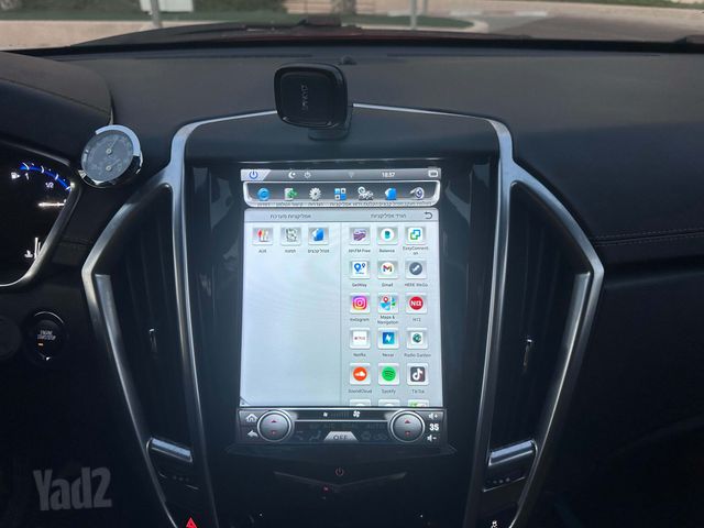 קאדילק SRX