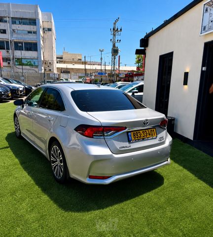 מודעת רכב טויוטה קורולה 1