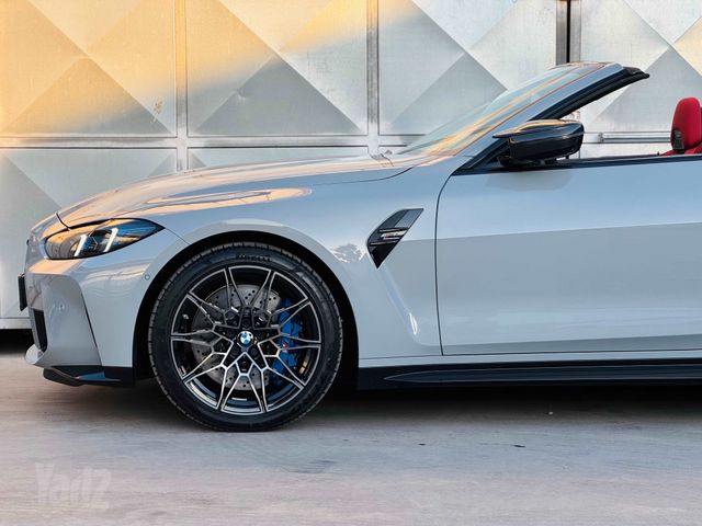 ב מ וו M4