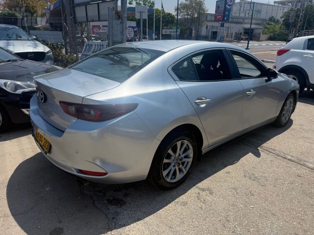 מאזדה 3