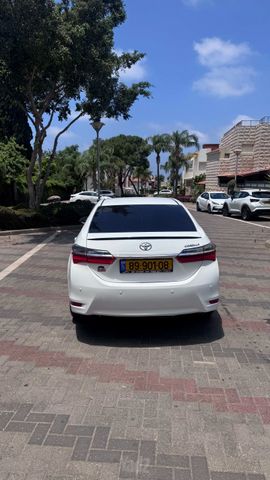 טויוטה קורולה