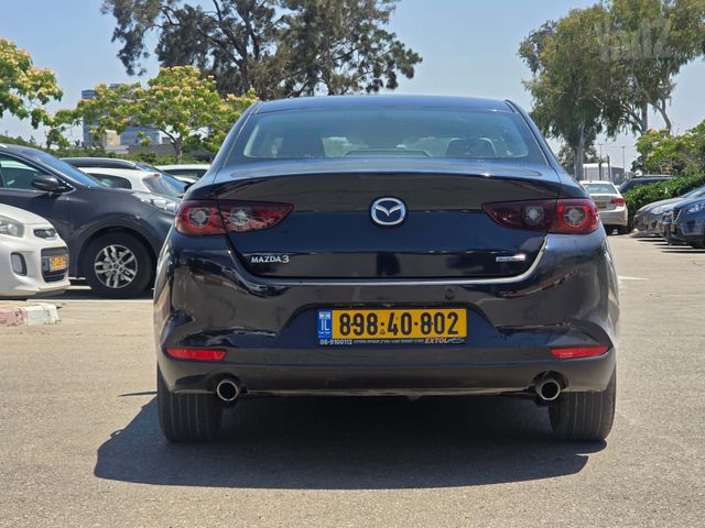 מאזדה 3