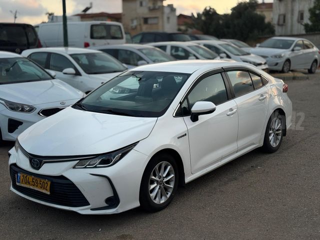 מודעת רכב טויוטה קורולה 1