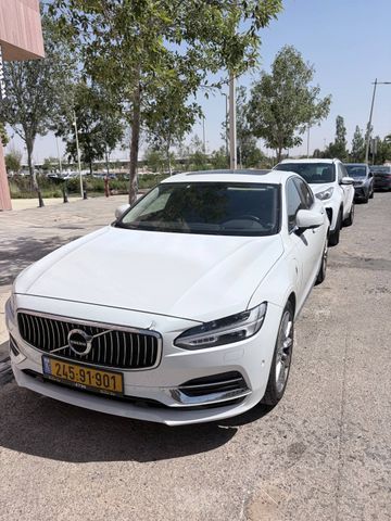 וולוו S90