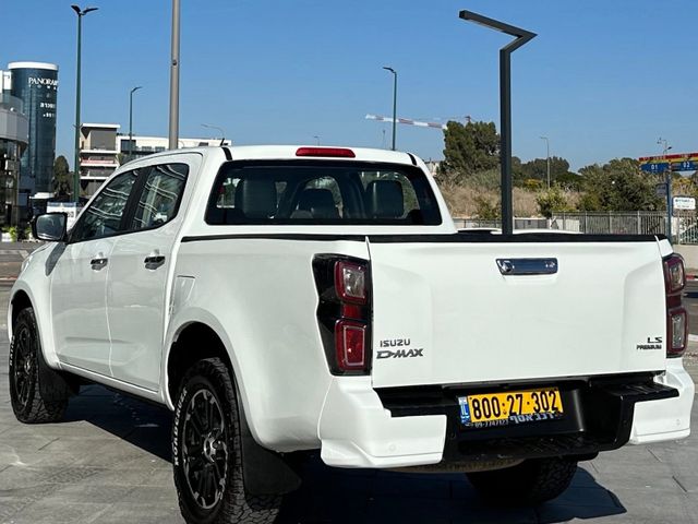איסוזו די-מקס