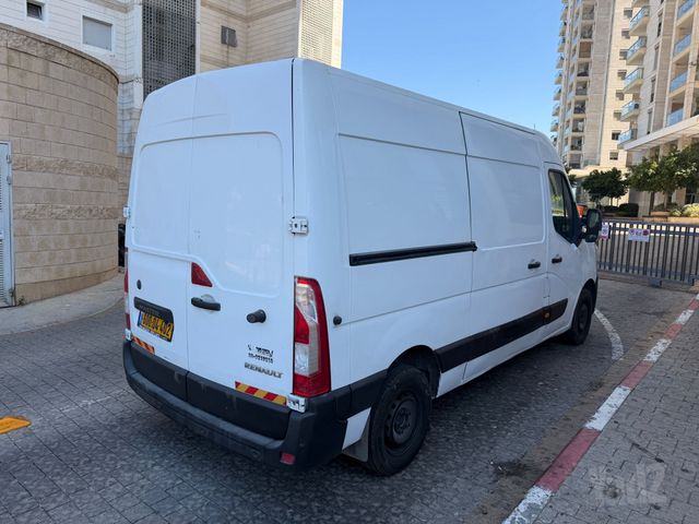 רנו מאסטר