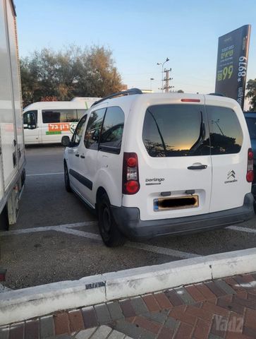 מודעת רכב סיטרואן ברלינגו