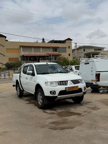 מודעת רכב מיצובישי טרייטון / L200
