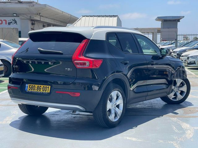וולוו XC40