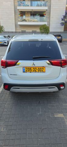 מיצובישי אאוטלנדר
