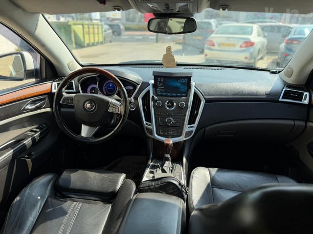 קאדילק SRX