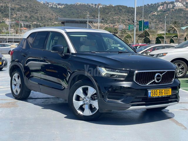 וולוו XC40