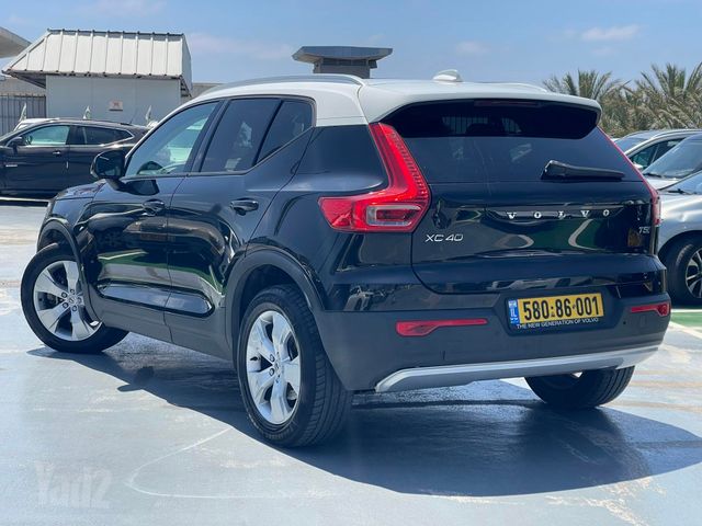 וולוו XC40