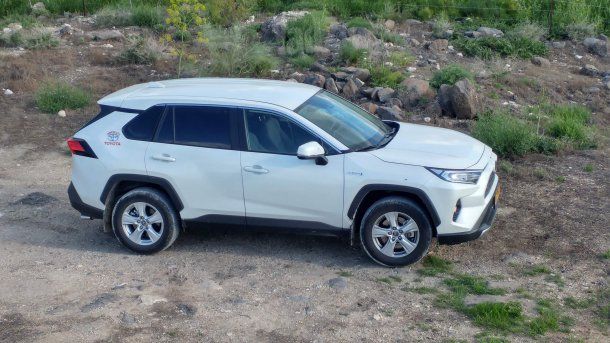 מודעת רכב טויוטה RAV4
