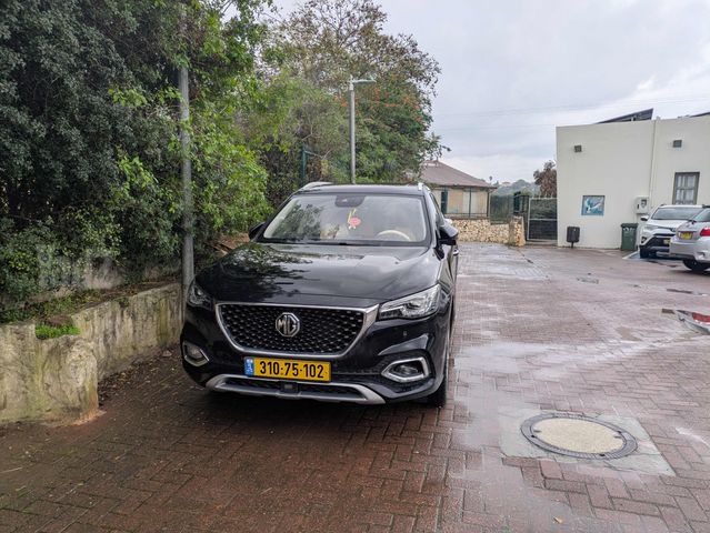 מודעת רכב אם ג'י EHS PHEV