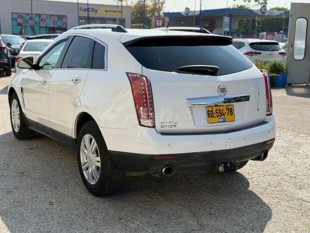קאדילק SRX