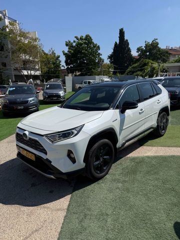 טויוטה RAV4