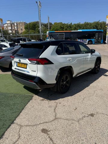 טויוטה RAV4
