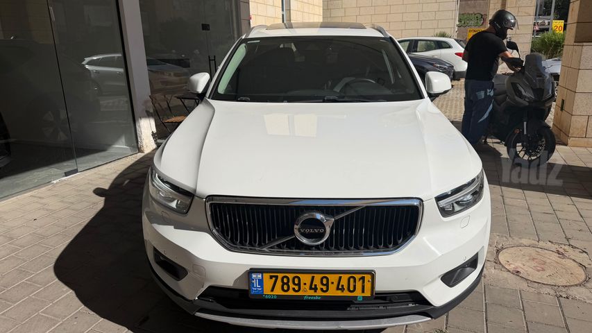 וולוו XC40