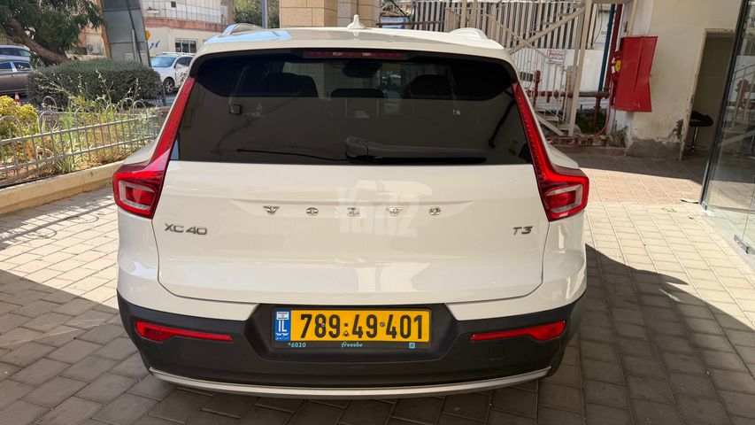 וולוו XC40