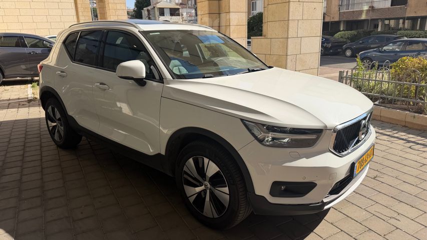 מודעת רכב וולוו XC40