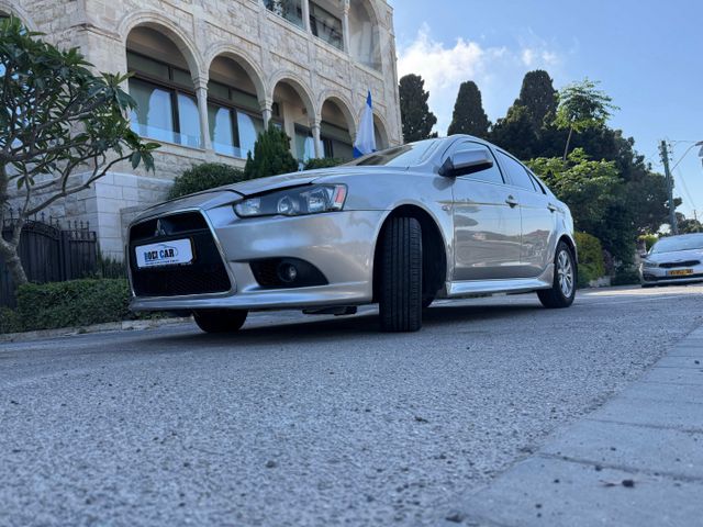 מיצובישי לנסר