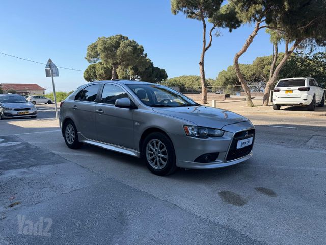 מיצובישי לנסר