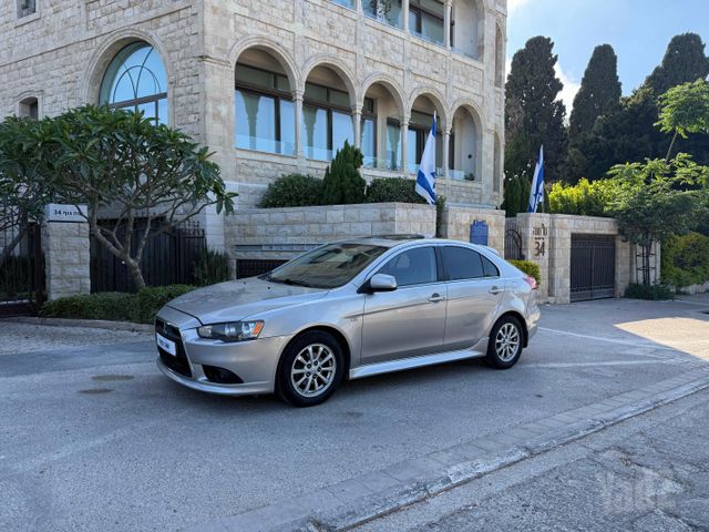 מיצובישי לנסר