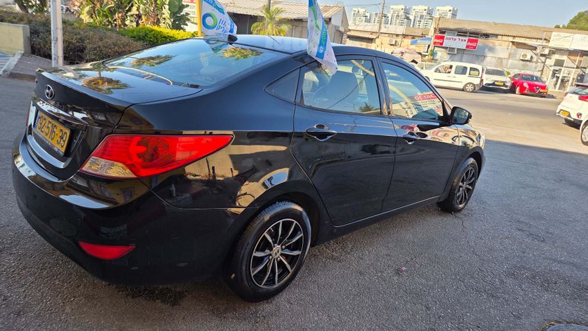 יונדאי אקסנט i25