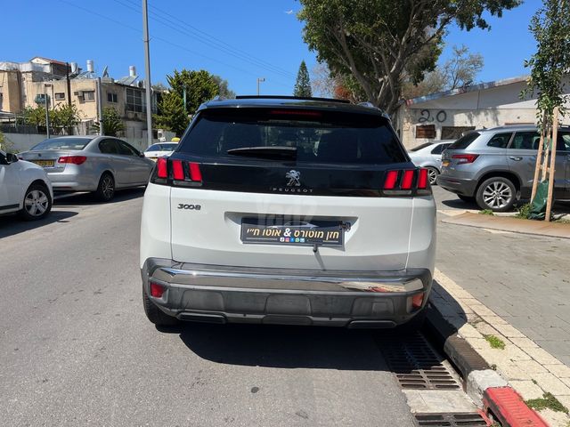 פיג'ו 3008