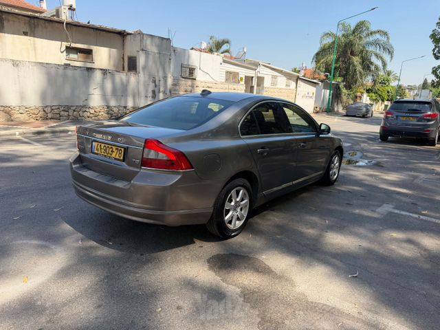 וולוו S80