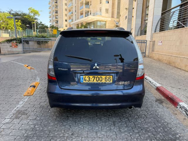 מיצובישי גרנדיס
