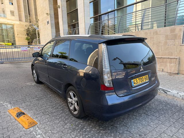 מיצובישי גרנדיס