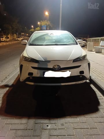 טויוטה פריוס