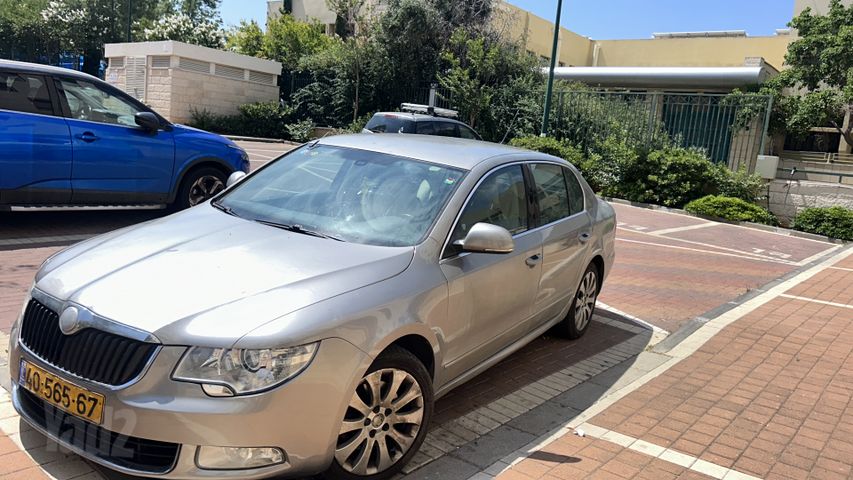 סופרב 4X2 Elegance אוט׳ בנזין סדאן 1.8 (160 כ״ס) [2009-2014]